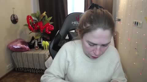 Snapshot of tessadaybreak chatting on February 18, 2025, 1:33 pm tessadaybreak online show from February 18, 2025, 1:33 pm