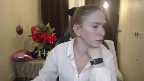 Snapshot of tessadaybreak chatting on February 19, 2025, 4:00 pm tessadaybreak online show from February 19, 2025, 4:00 pm