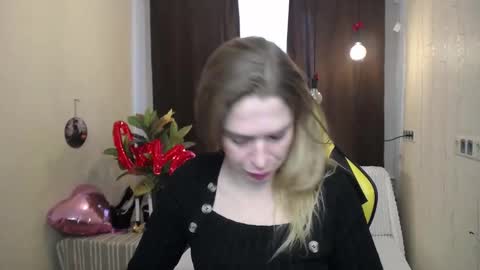 Snapshot of tessadaybreak chatting on February 22, 2025, 7:34 am tessadaybreak online show from February 22, 2025, 7:34 am