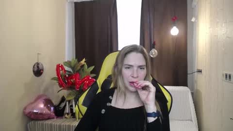 Snapshot of tessadaybreak chatting on February 22, 2025, 10:40 am tessadaybreak online show from February 22, 2025, 10:40 am