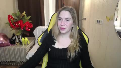Snapshot of tessadaybreak chatting on February 22, 2025, 5:02 pm tessadaybreak online show from February 22, 2025, 5:02 pm