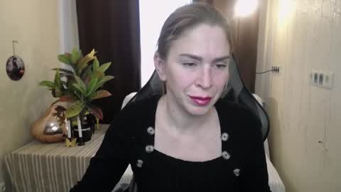 Snapshot of tessadaybreak chatting on February 27, 2025, 11:31 am tessadaybreak online show from February 27, 2025, 11:31 am