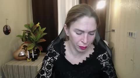 Snapshot of tessadaybreak chatting on February 27, 2025, 3:15 pm tessadaybreak online show from February 27, 2025, 3:15 pm