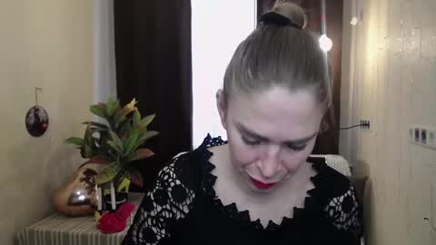 Snapshot of tessadaybreak chatting on February 28, 2025, 7:48 am tessadaybreak online show from February 28, 2025, 7:48 am