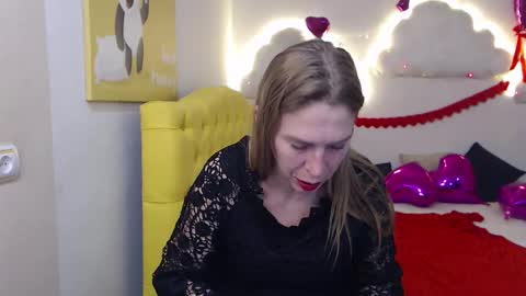 Snapshot of tessadaybreak chatting on March 4, 2025, 2:21 pm tessadaybreak online show from March 4, 2025, 2:21 pm