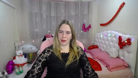 Snapshot of tessadaybreak chatting on March 5, 2025, 5:50 pm tessadaybreak online show from March 5, 2025, 5:50 pm