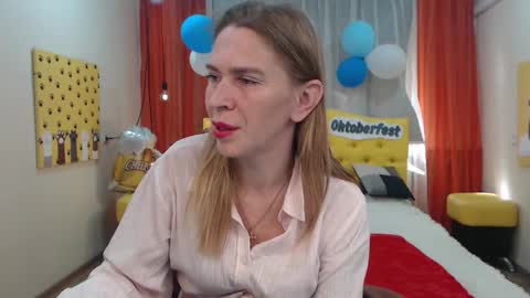 Snapshot of tessadaybreak chatting on September 25, 2025, 7:12 am tessadaybreak online show from September 25, 2025, 7:12 am