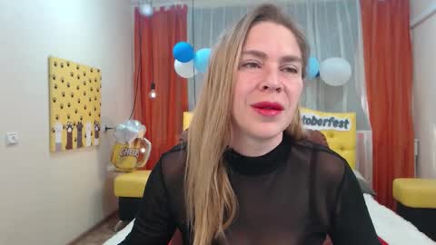 Snapshot of tessadaybreak chatting on October 8, 2025, 6:33 am tessadaybreak online show from October 8, 2025, 6:33 am