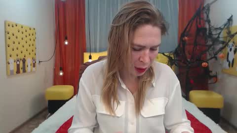 Snapshot of tessadaybreak chatting on October 10, 2025, 7:29 am tessadaybreak online show from October 10, 2025, 7:29 am