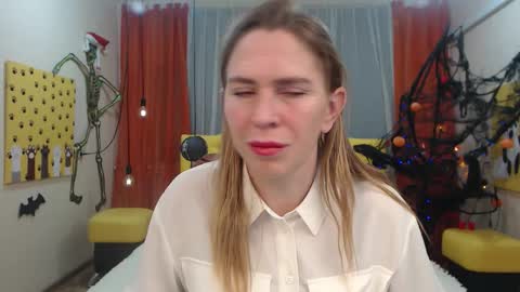 Snapshot of tessadaybreak chatting on October 11, 2025, 7:40 am tessadaybreak online show from October 11, 2025, 7:40 am