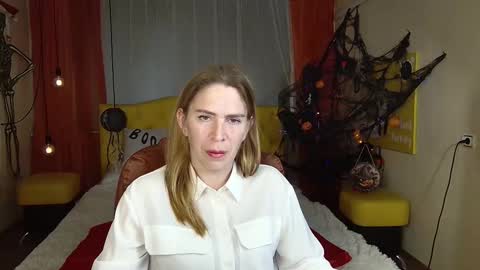 Snapshot of tessadaybreak chatting on October 15, 2025, 8:03 am tessadaybreak online show from October 15, 2025, 8:03 am