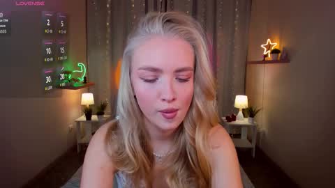 TessaHamilton online show from January 16, 2026, 9:46 am