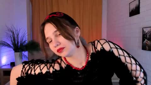 Snapshot of tessamill chatting on November 18, 2025, 9:14 am Tessa online show from November 18, 2025, 9:14 am