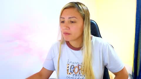 Tessy online show from November 13, 2025, 6:18 pm