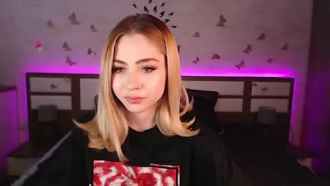 Snapshot of tessawillson chatting on February 3, 2025, 11:53 am Tessa online show from February 3, 2025, 11:53 am