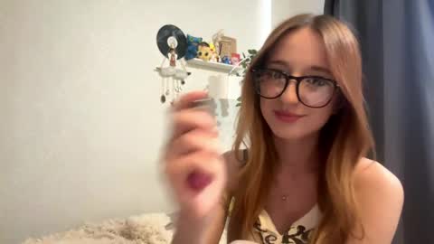 Snapshot of tessiekrenek chatting on May 21, 2026, 9:05 am Asya online show from May 21, 2026, 9:05 am