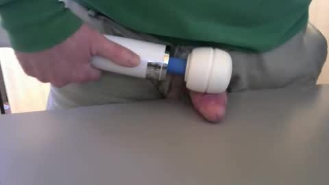 Test the Chat online show from December 5, 2025, 6:59 pm