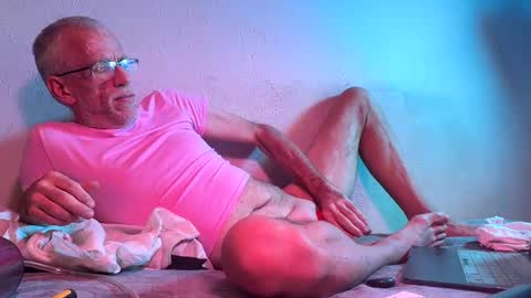 Snapshot of texpig chatting on September 9, 2025, 2:27 pm TexPig online show from September 9, 2025, 2:27 pm