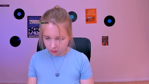 Snapshot of teya_starling chatting on May 18, 2026, 7:25 am teya_starling online show from May 18, 2026, 7:25 am