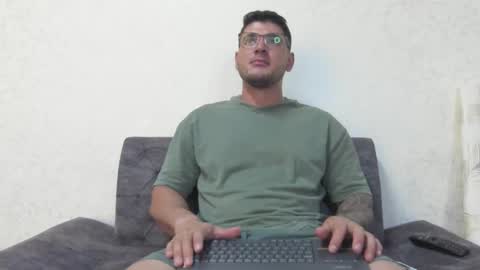 Snapshot of teylor_creed chatting on December 4, 2024, 1:03 am teylor creed online show from December 4, 2024, 1:03 am