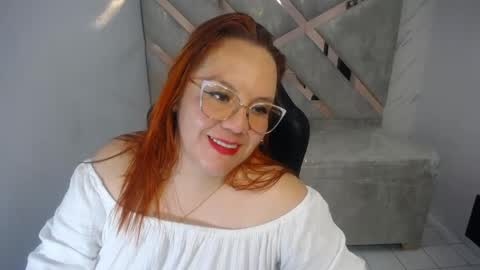 tezzaniut_t online show from April 9, 2026, 8:47 pm