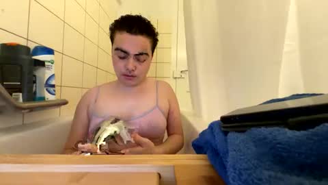 Fynn online show from December 28, 2024, 7:33 pm