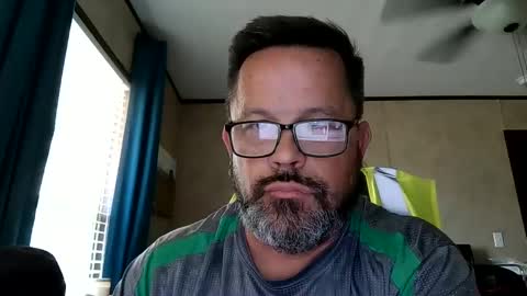 tgchkn86 online show from October 2, 2025, 9:44 pm