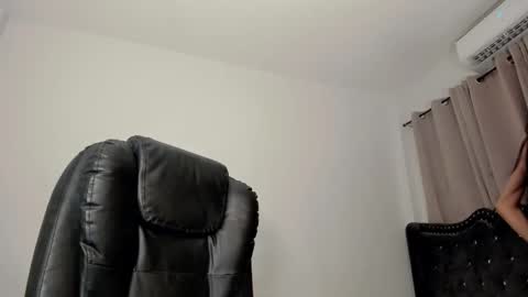 Snapshot of tgirl_luna69 chatting on May 6, 2026, 4:34 pm Luna online show from May 6, 2026, 4:34 pm