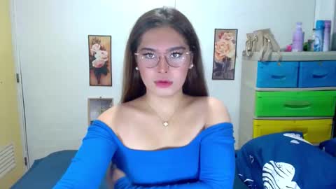 tgirlselena online show from September 23, 2025, 2:09 pm