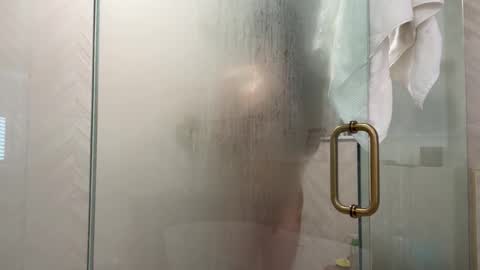 Snapshot of tgirltoesx chatting on November 18, 2025, 5:39 pm babygirlmami online show from November 18, 2025, 5:39 pm