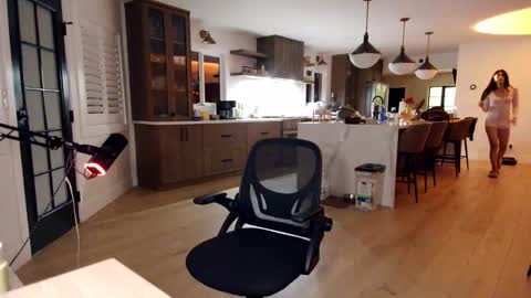 Snapshot of tgirltoesx chatting on November 20, 2025, 2:56 am babygirlmami online show from November 20, 2025, 2:56 am