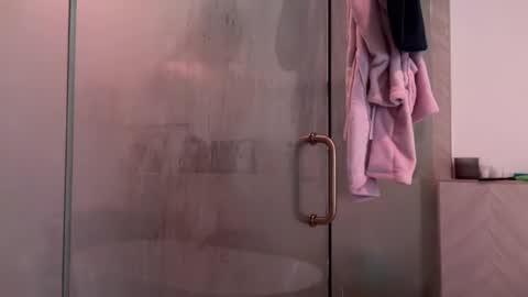 Snapshot of tgirltoesx chatting on November 27, 2025, 7:49 pm babygirlmami online show from November 27, 2025, 7:49 pm