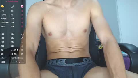 Snapshot of th_russ chatting on January 31, 2025, 1:54 am INSTAGRAM Th1rss online show from January 31, 2025, 1:54 am