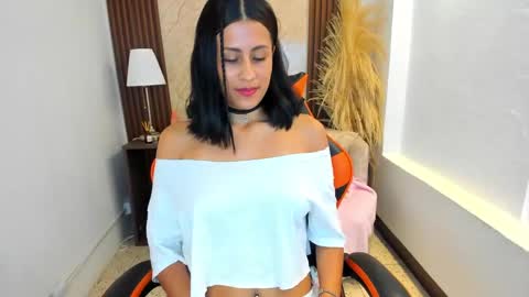 Snapshot of thais_kim chatting on September 18, 2025, 12:18 pm Sweet Thais online show from September 18, 2025, 12:18 pm
