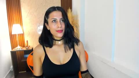 Snapshot of thais_kim chatting on September 19, 2025, 12:06 pm Sweet Thais online show from September 19, 2025, 12:06 pm
