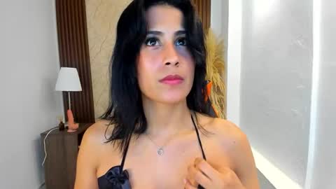 Snapshot of thais_kim chatting on October 17, 2025, 12:30 pm Sweet Thais online show from October 17, 2025, 12:30 pm