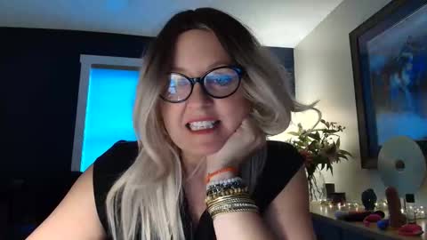 Thaleia Quinn online show from October 14, 2025, 9:48 pm
