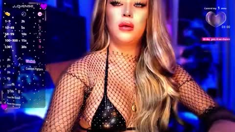 Snapshot of thalia_cambridge chatting on November 12, 2025, 9:47 pm THALIA online show from November 12, 2025, 9:47 pm