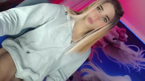 Thalia Girl online show from February 28, 2025, 4:21 am