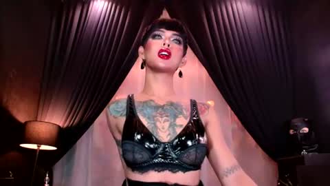 Snapshot of thalia_saint chatting on June 19, 2026, 9:51 pm Thalia Saint online show from June 19, 2026, 9:51 pm
