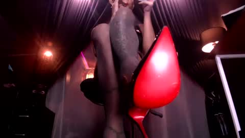 Snapshot of thalia_saint chatting on June 25, 2026, 12:32 am Thalia Saint online show from June 25, 2026, 12:32 am