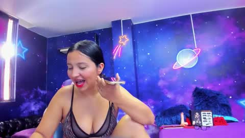 Thalia  online show from October 14, 2025, 3:02 pm