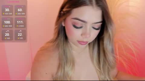 Snapshot of thaliafox_ chatting on October 3, 2025, 1:02 am  Thalia online show from October 3, 2025, 1:02 am