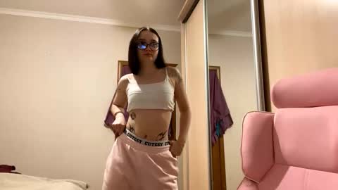 Yumi online show from March 3, 2026, 3:18 pm