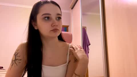 Yumi online show from March 4, 2026, 2:23 pm