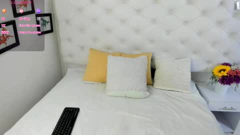 Snapshot of thaliia_gomez chatting on March 8, 2025, 7:09 pm online show from March 8, 2025, 7:09 pm