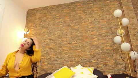 Thalia online show from December 1, 2025, 1:05 pm