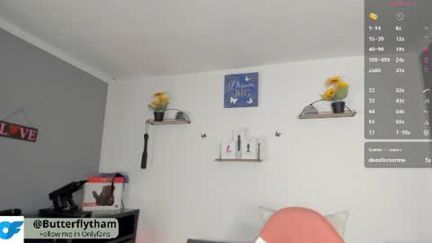 Snapshot of thamara_cooper_ chatting on June 11, 2026, 12:08 am thamara_cooper_ online show from June 11, 2026, 12:08 am