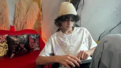 thanier_18 online show from June 8, 2026, 3:18 am