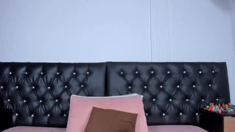 Snapshot of thara_webstter chatting on November 5, 2025, 11:54 am thara webstter online show from November 5, 2025, 11:54 am